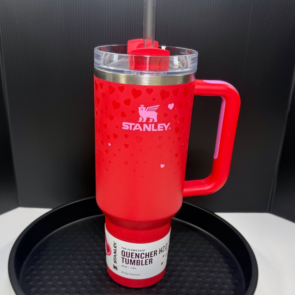 Stanley 40 Oz H2.0 Flowstate Quencher Tumbler Red Ruby Hearts